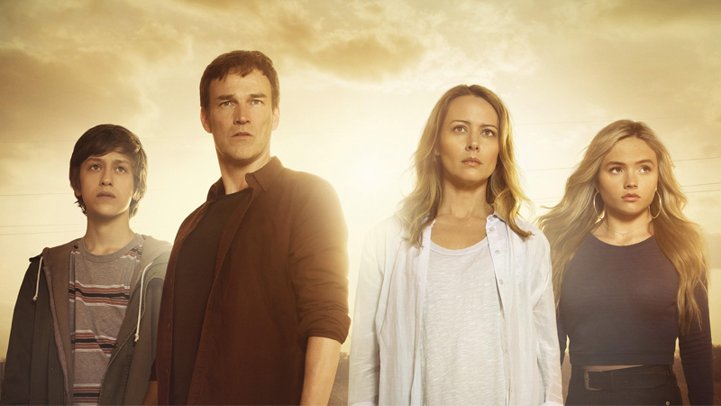 The Struckers, l to r: Andy (Percy Hynes White), Reed (Stephen Moyer), Caitlin (Amy Acker), and Lauren (Natalie Alyn Lind).